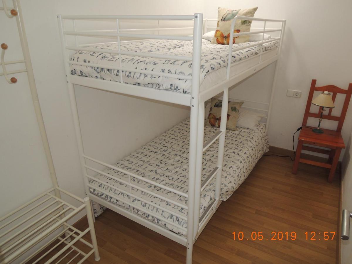 Apartament Besaluアパートメント エクステリア 写真