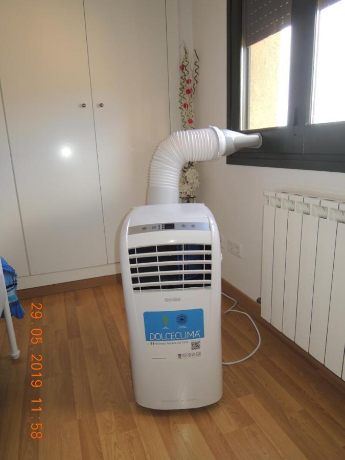 Apartament Besaluアパートメント エクステリア 写真