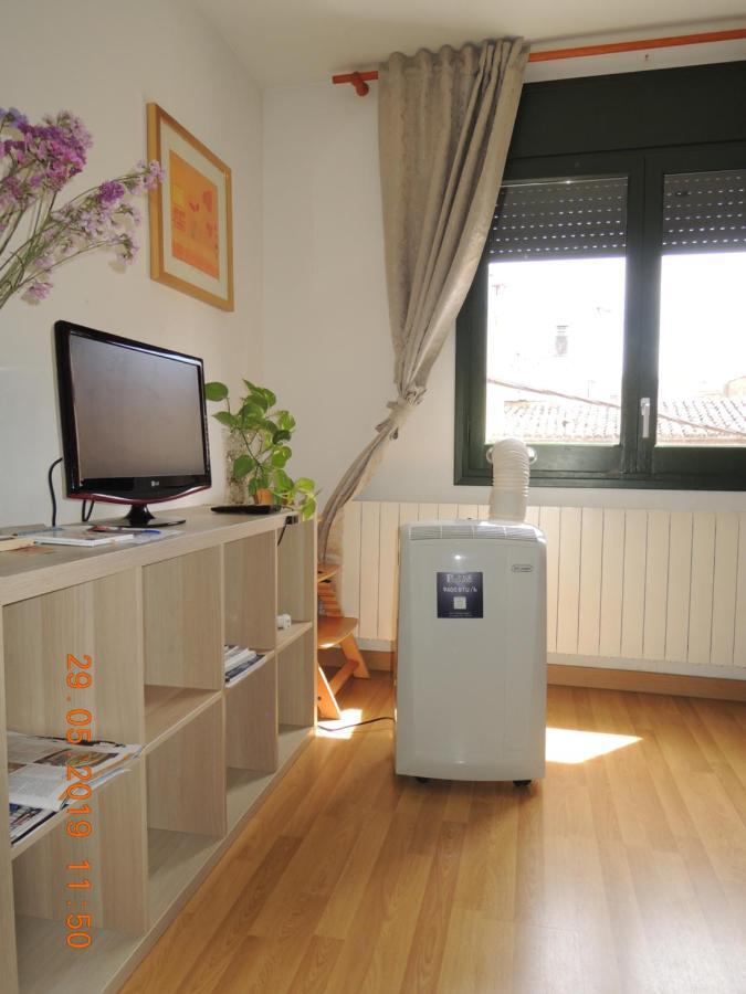 Apartament Besaluアパートメント エクステリア 写真