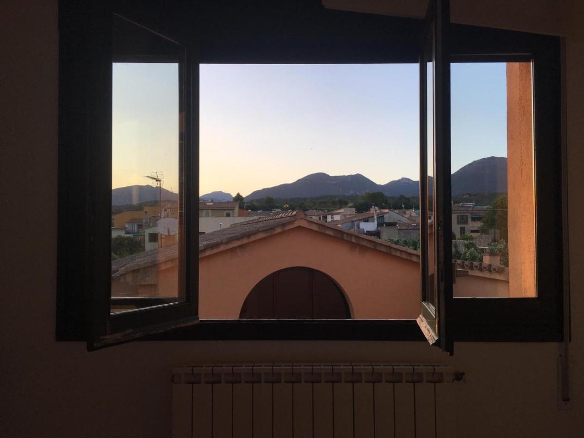 Apartament Besaluアパートメント エクステリア 写真